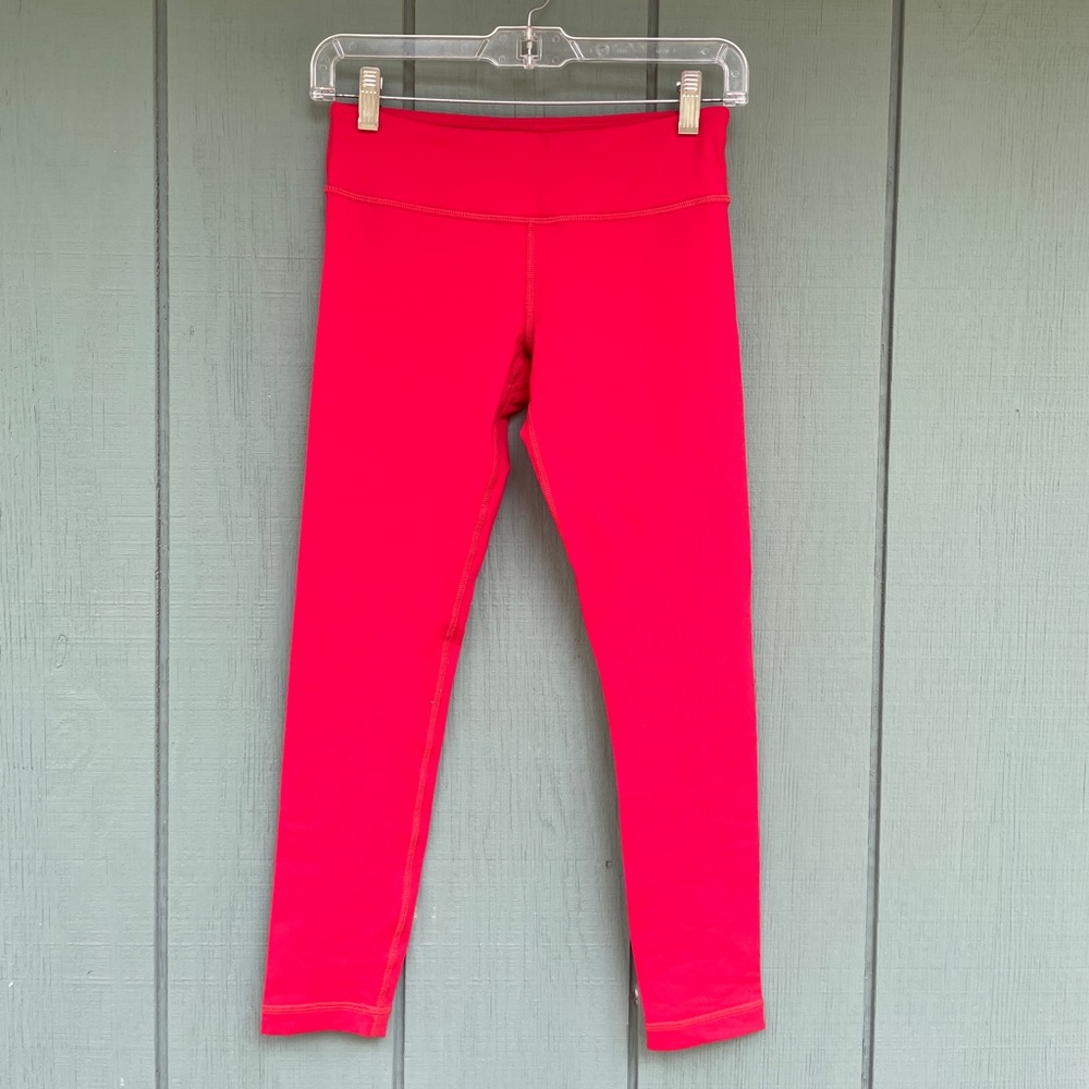 VMMA Yoga Pants, Capri Style, Bright Red - Size Small